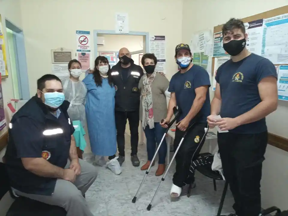 Bomberos recibieron la segunda dosis de la vacuna