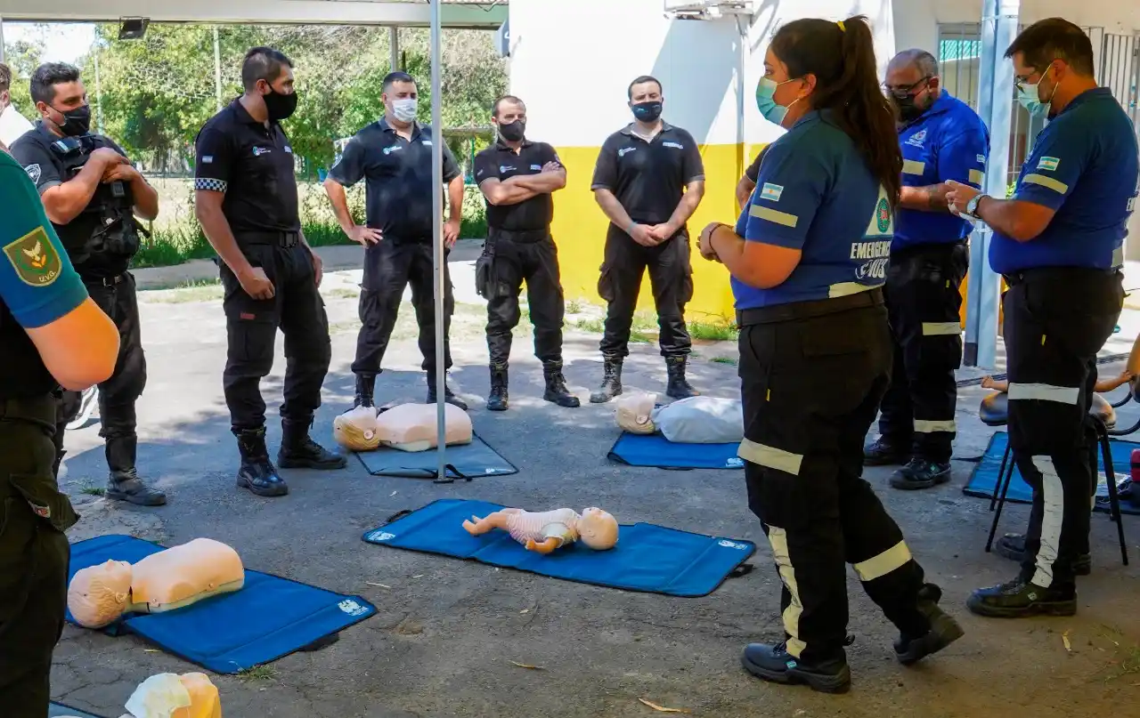 La patrulla local de Vicente López se capacitó en RCP: "Queremos darles la tranquilidad", expresó la intendenta