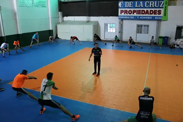 Julián Álvarez Alvarez dictó una clínica de vóley en la ciudad