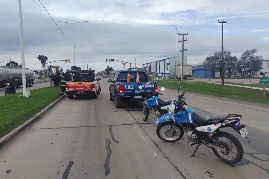 Choque en la Ruta 34: un camión y un automóvil colisionan dejando importantes daños materiales
