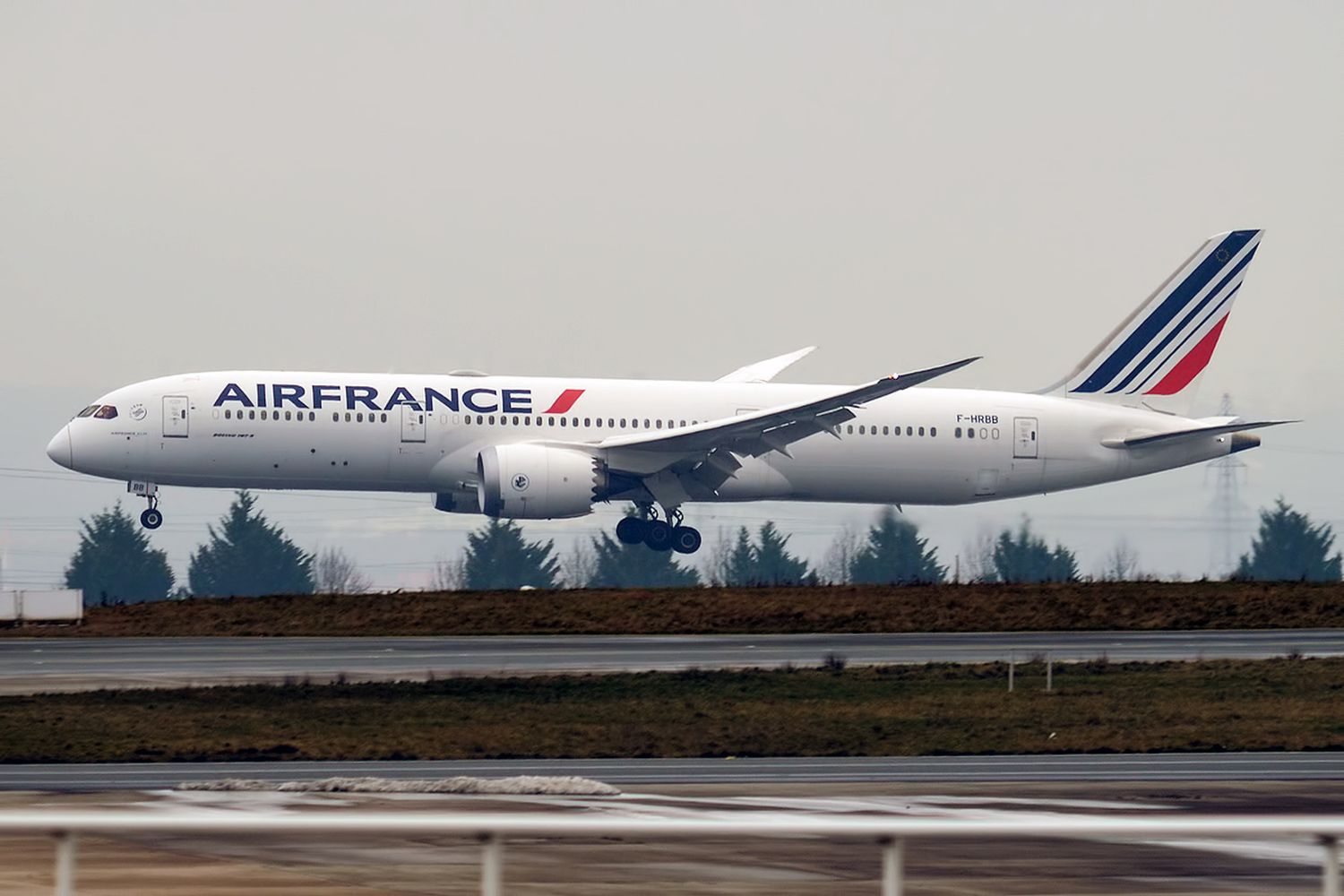 Air France redujo frecuencias entre París y Buenos Aires