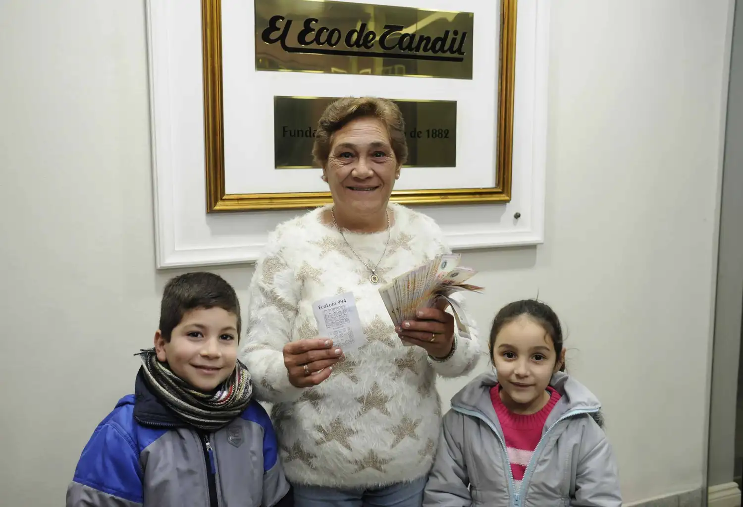 Entregamos el premio del Eco Loto 
