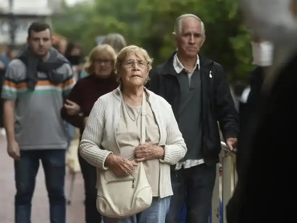 Jubilados: cuánto cobran en marzo de 2026 y cómo evolucionaron los haberes en el último año