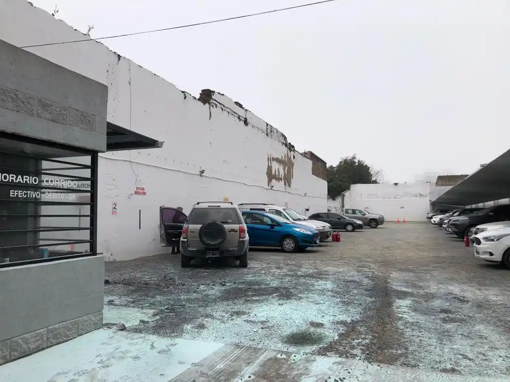 Incendio estacionamiento 9 de julio 10-08-23 - 1