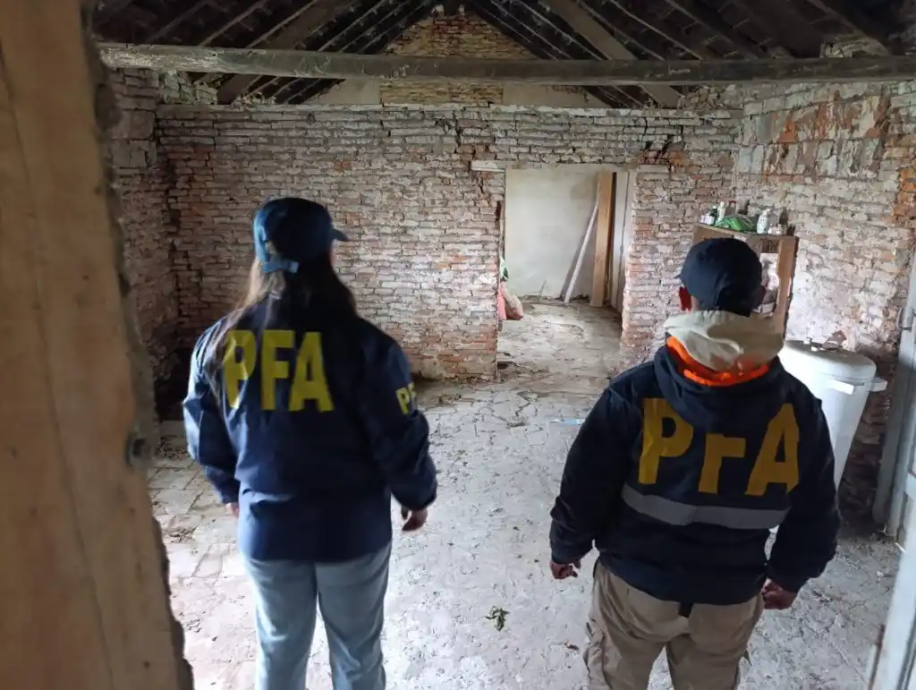 Un peón de campo vivía en una tapera sin luz y agua