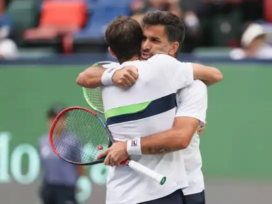 González y Molteni arrancaron con un sólido triunfo en dobles