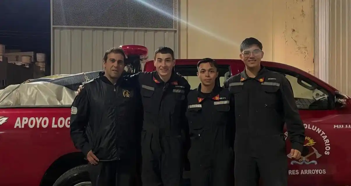 Cuatro bomberos de nuestra ciudad brindan ayuda en Bahía Blanca