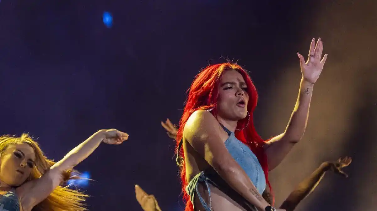 Karol G presume fotos que le hizo otra revista: «Gracias por la admiración y el respeto»