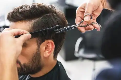 Debate viral: ¿hay que dejarle propina a los peluqueros?