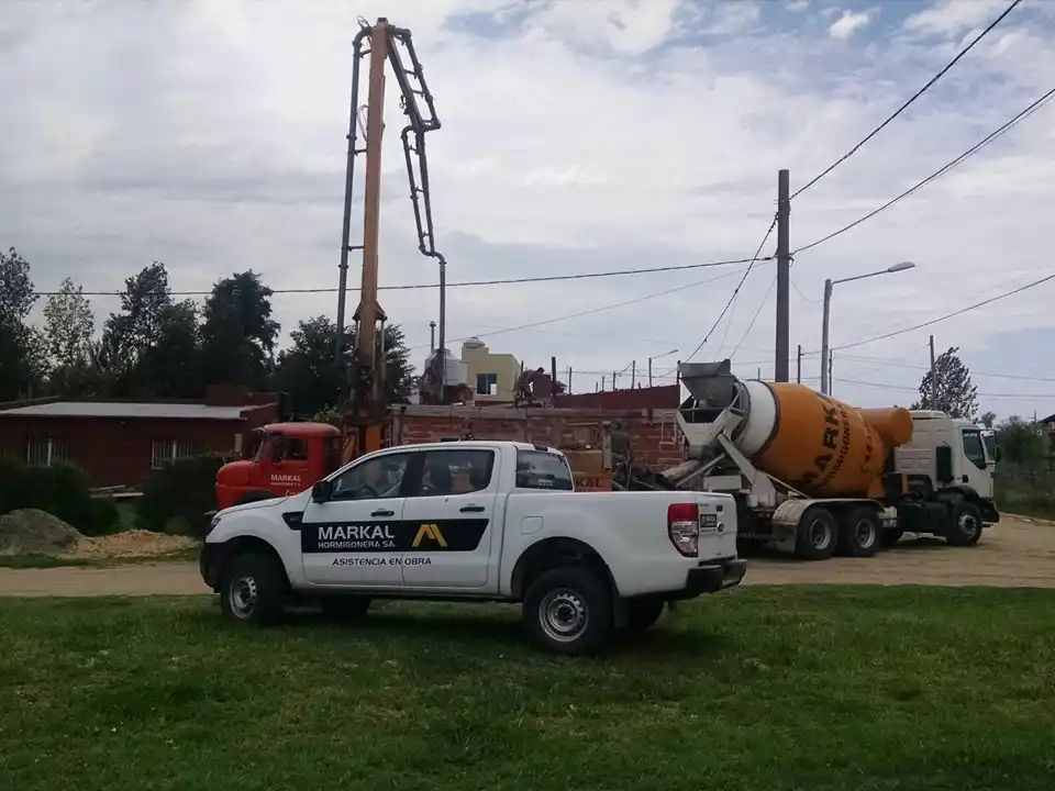 Un operario falleció al ser aplastado por una pala cargadora