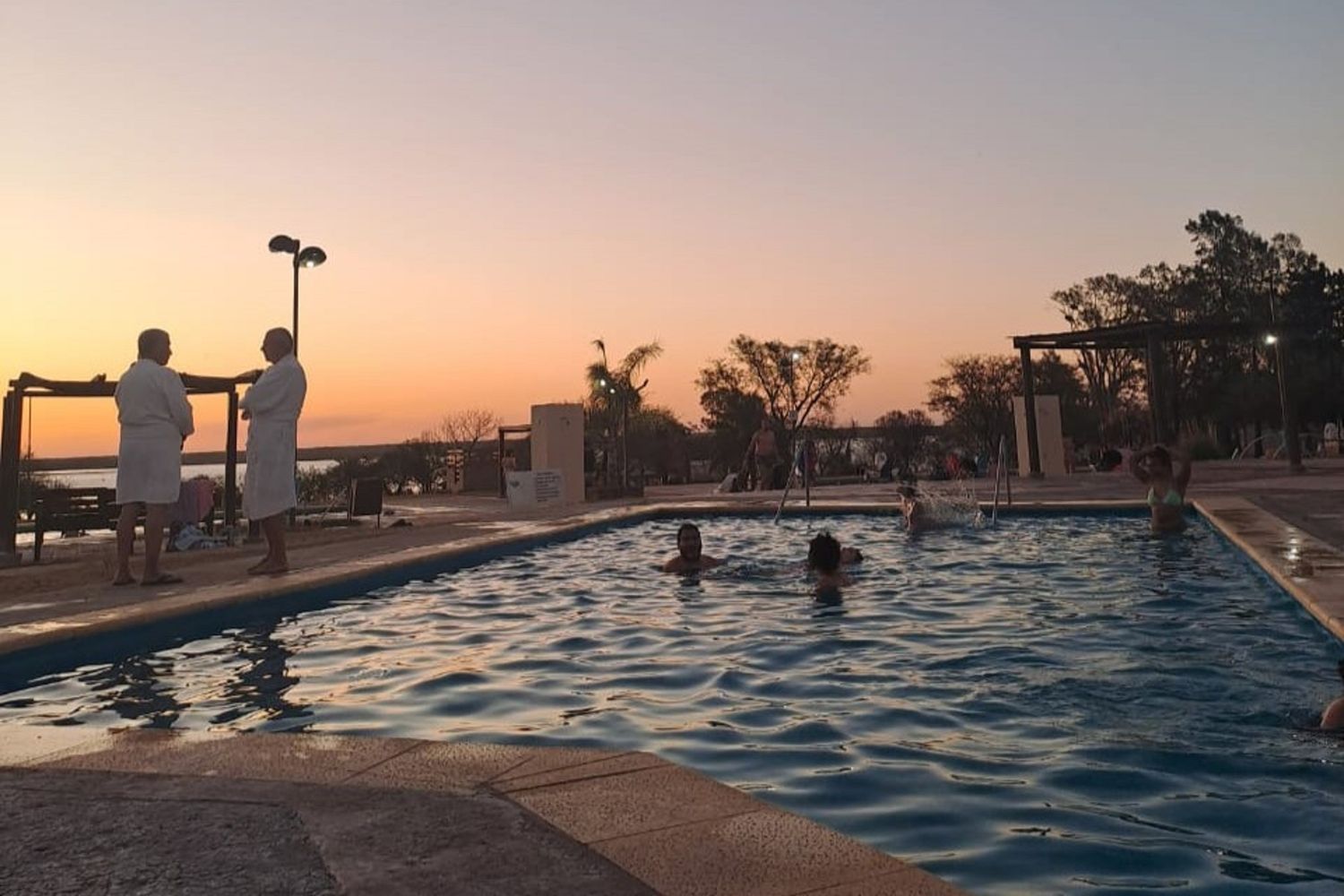 Turismo entrerriano en alerta: denuncian “la estocada final” tras el aumento de tarifas eléctricas