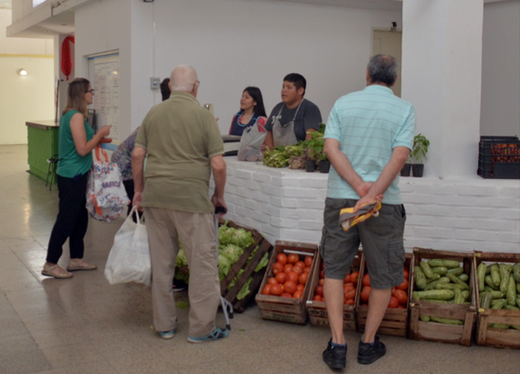 Vuelven las verduras de quintas locales al Mercado Municipal