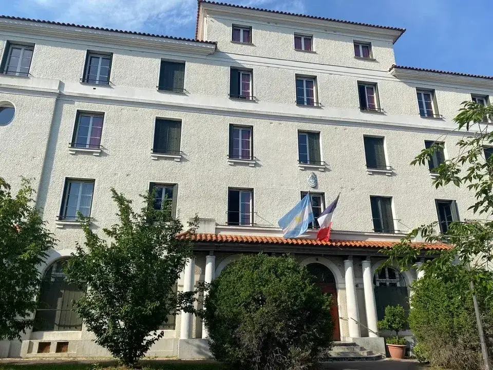 Pidieron al gobierno investigar una residencia universitaria argentina