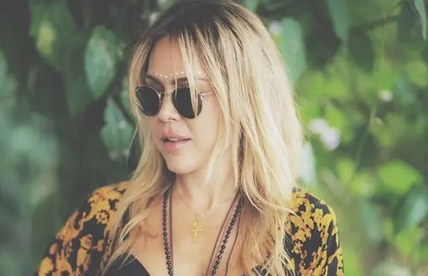 La Dj Natalia París hace una coronaparty y la acaban por irresponsable