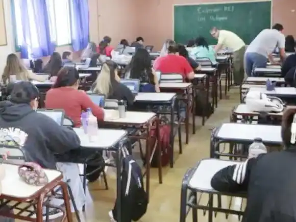 El bloque justicialista criticó las políticas que desmantelarían los Institutos de Educación Superior