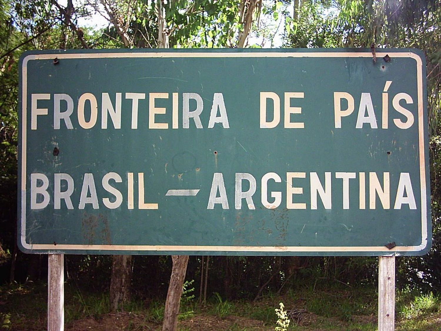 Qué documentos hay que llevar para viajar con menores al exterior