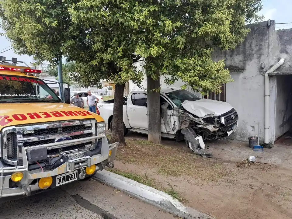 Bomberos Voluntarios debió trabajar en un accidente de tránsito