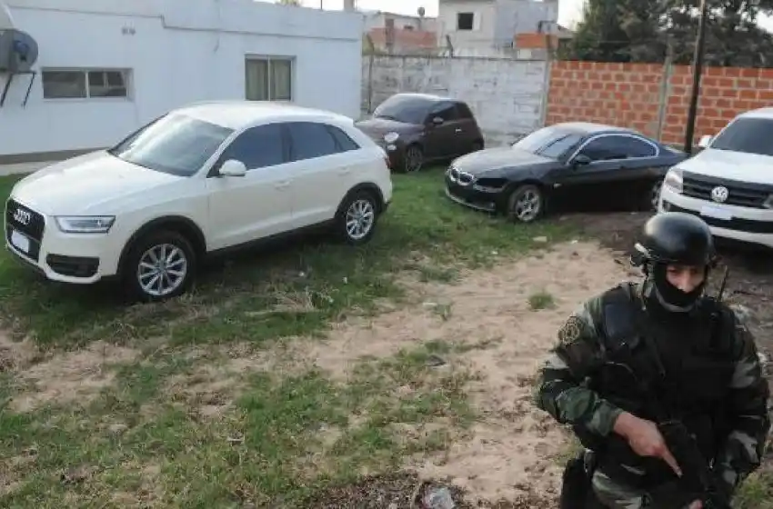 Subastan autos, casa y departamentos decomisados al delito por 56 millones de pesos