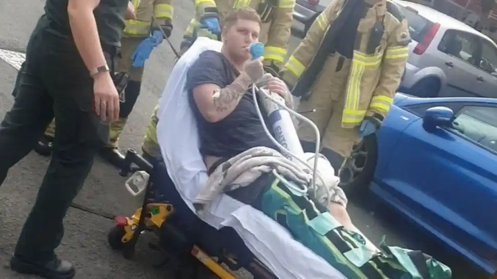 Quiso limpiar su casa para sorprender a su novia pero terminó hospitalizado