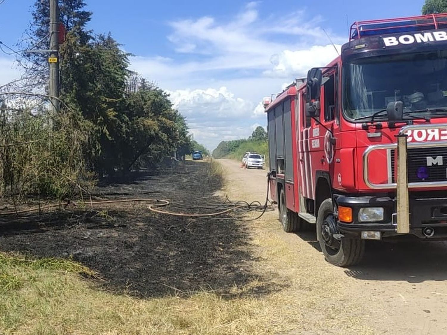 Incendio de pastizales en Colonia Don Bosco afecta vivienda deshabitada