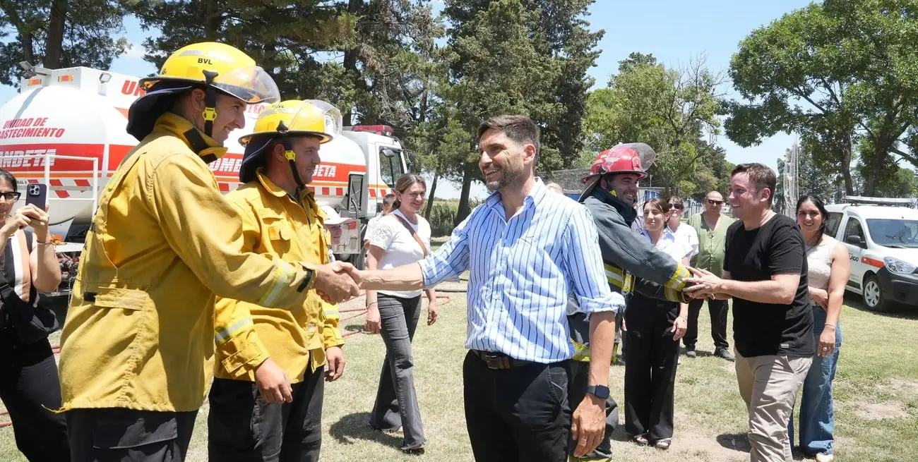 Pullaro visitó localidades del departamento San Martín, donde recorrió obras