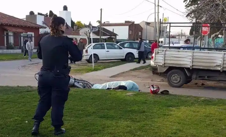 Un motociclista murió al ser atropellado