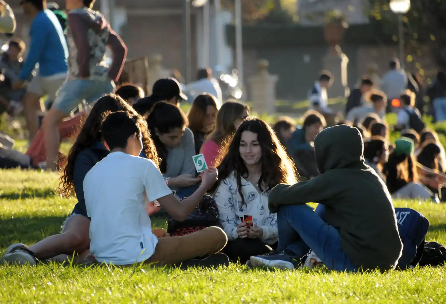 Gobierno bonaerense crea programa para prevenir las violencias por razones de género en jóvenes