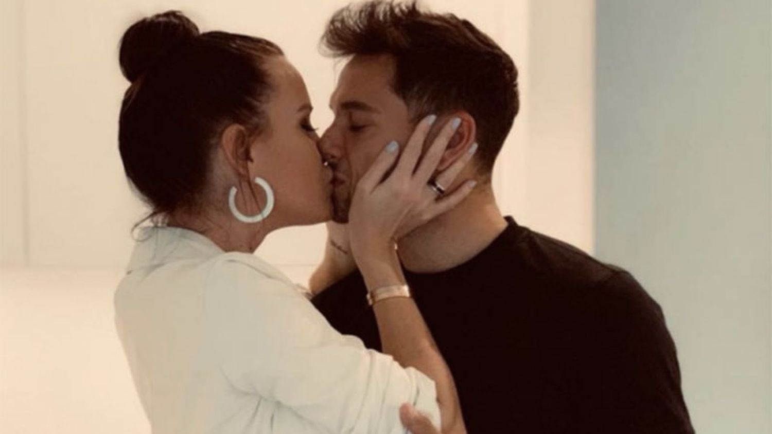 Natalie Weber le dedicó a Mauro Zárate un romántico mensaje