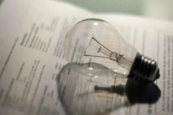 Impuestos: no habrá aumentos en tarifas de luz y agua en Santa Fe