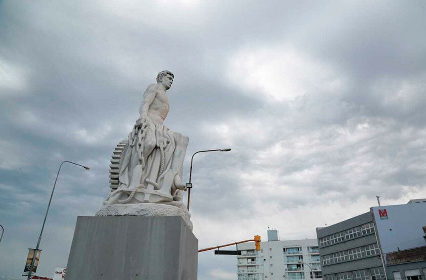 Presentaron la restauración del Monumento a la Independencia económica