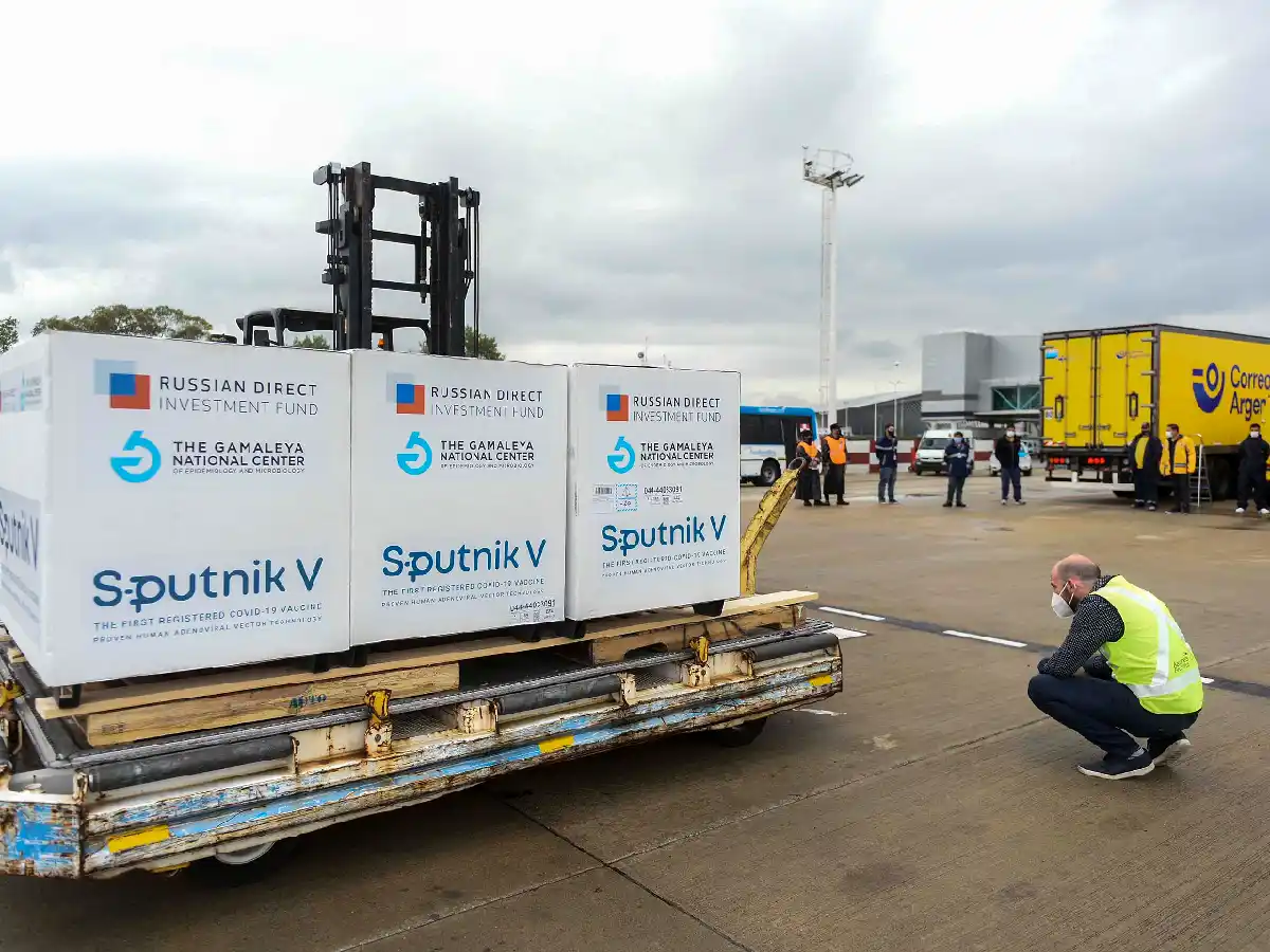 Llega esta tarde el décimo vuelo de Aerolíneas Argentinas con más vacunas Sputnik V