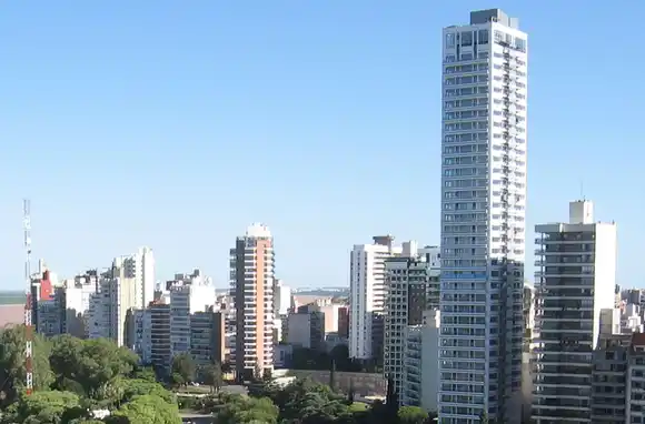 Martes de altas temperaturas con cielo despejado en Rosario