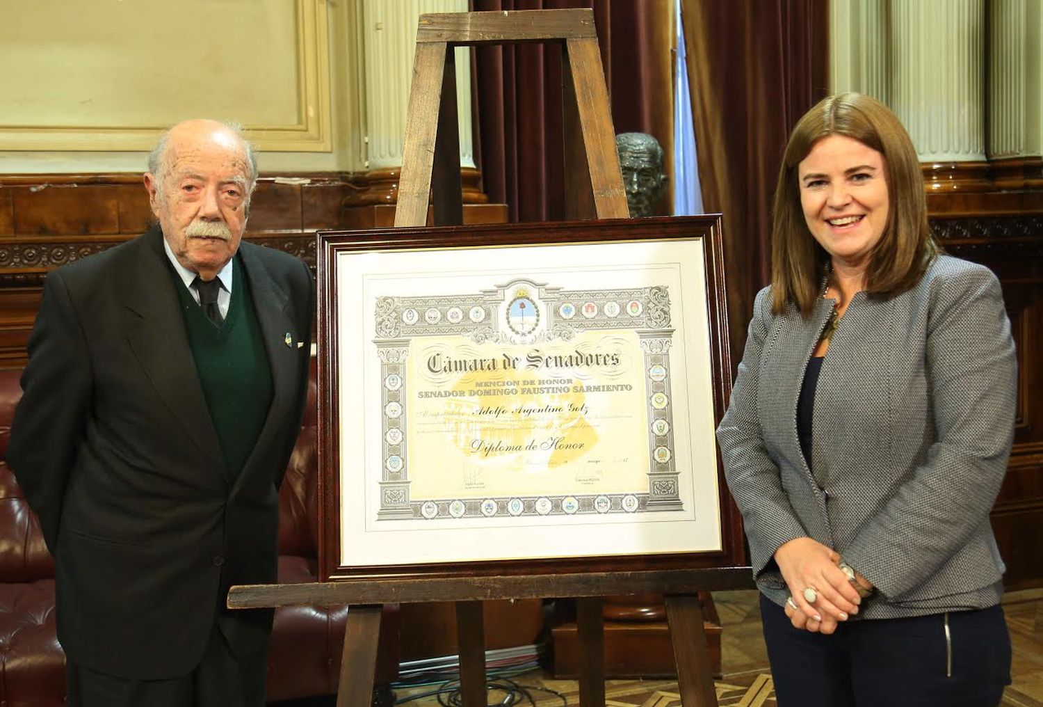 Adolfo Argentino Golz recibió en el Senado Nacional la Mención Sarmiento