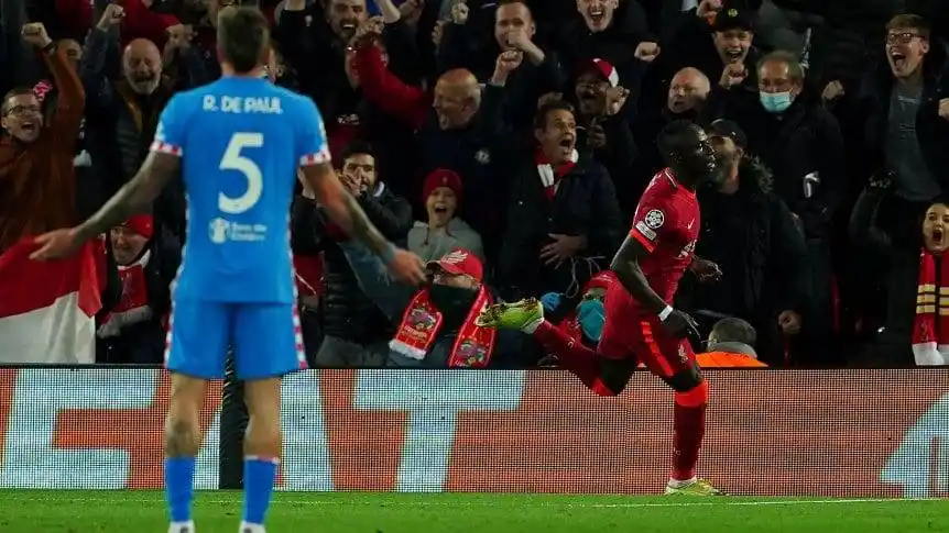 Atlético de Madrid la sacó barata ante Liverpool y complicó su clasificación