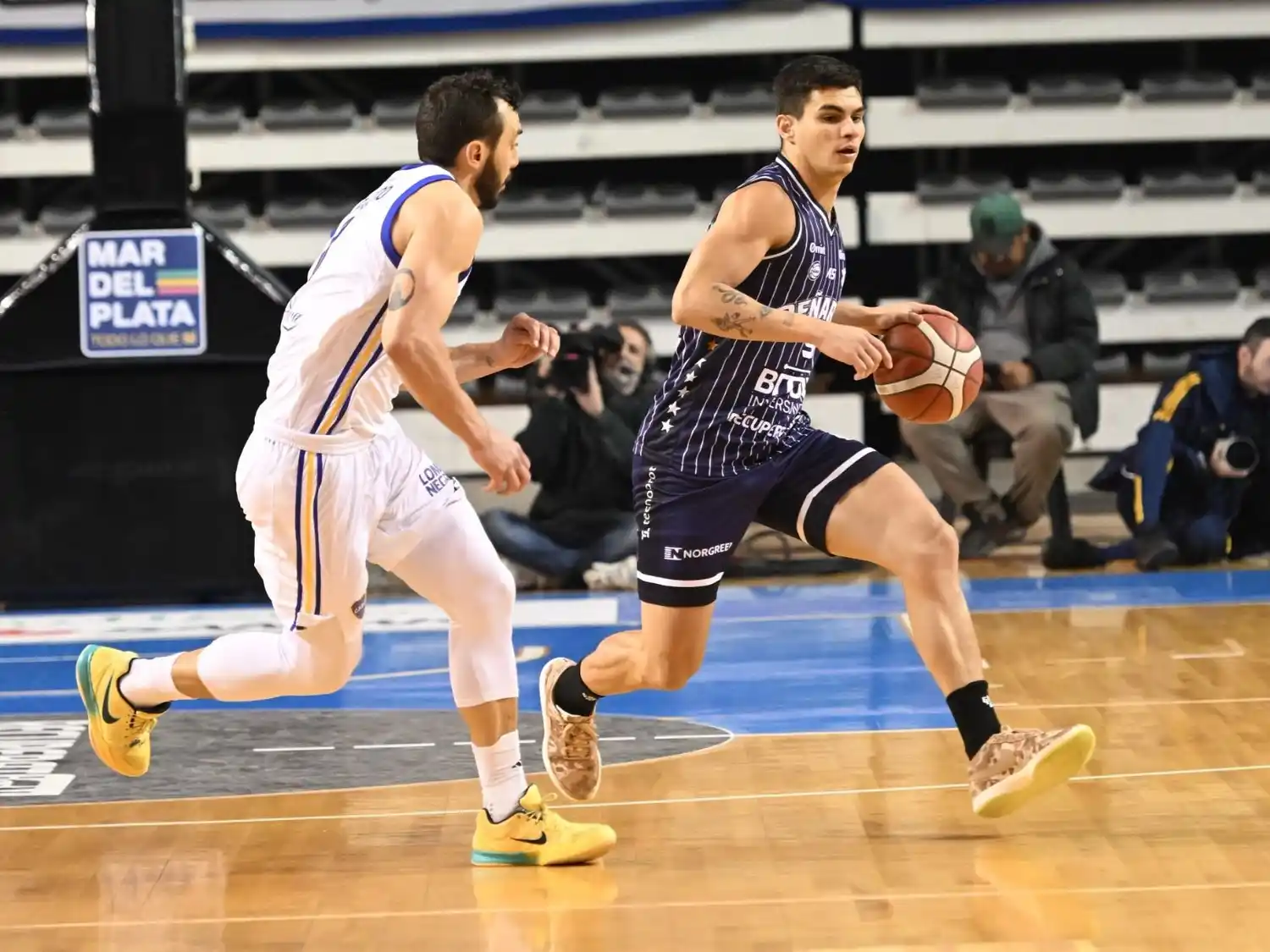 Recibe esta noche a las 21 a San Martín de Corrientes en el Polideportivo.