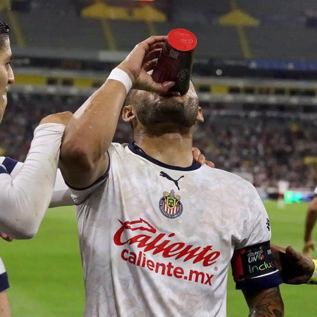 Karely Ruiz habría estado en la fiesta de jugadores de Chivas 