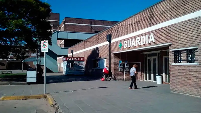 Fue a trabajar y le hicieron "una broma pesada": ahora está en terapia intensiva