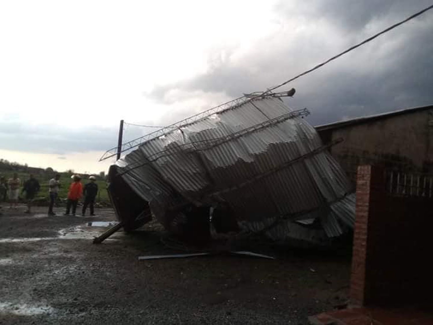 La tormenta se hizo sentir con fuerza en distintos puntos de la Provincia