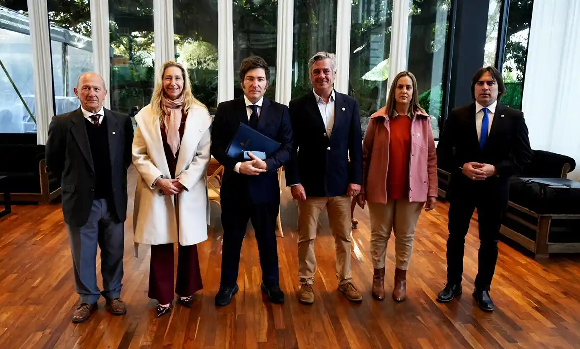 Milei prometió bajar las retenciones al campo de forma “definitiva”, pero no puso fecha