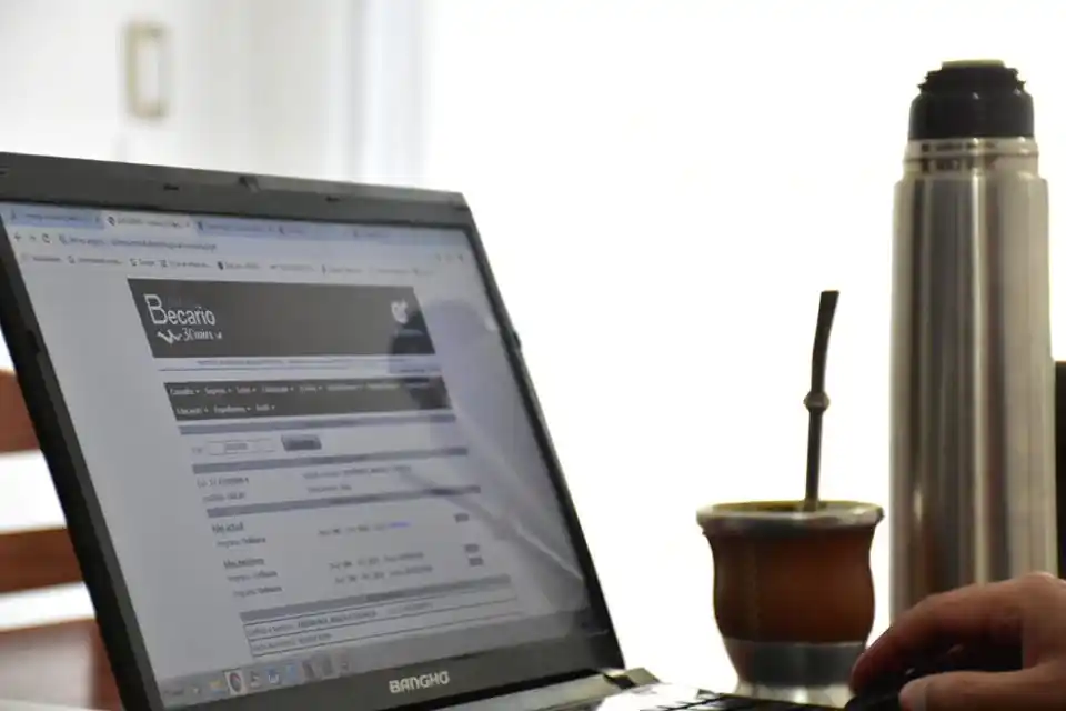 Continúa hasta el 15 de mayo el plazo para tramitar becas del nivel secundario