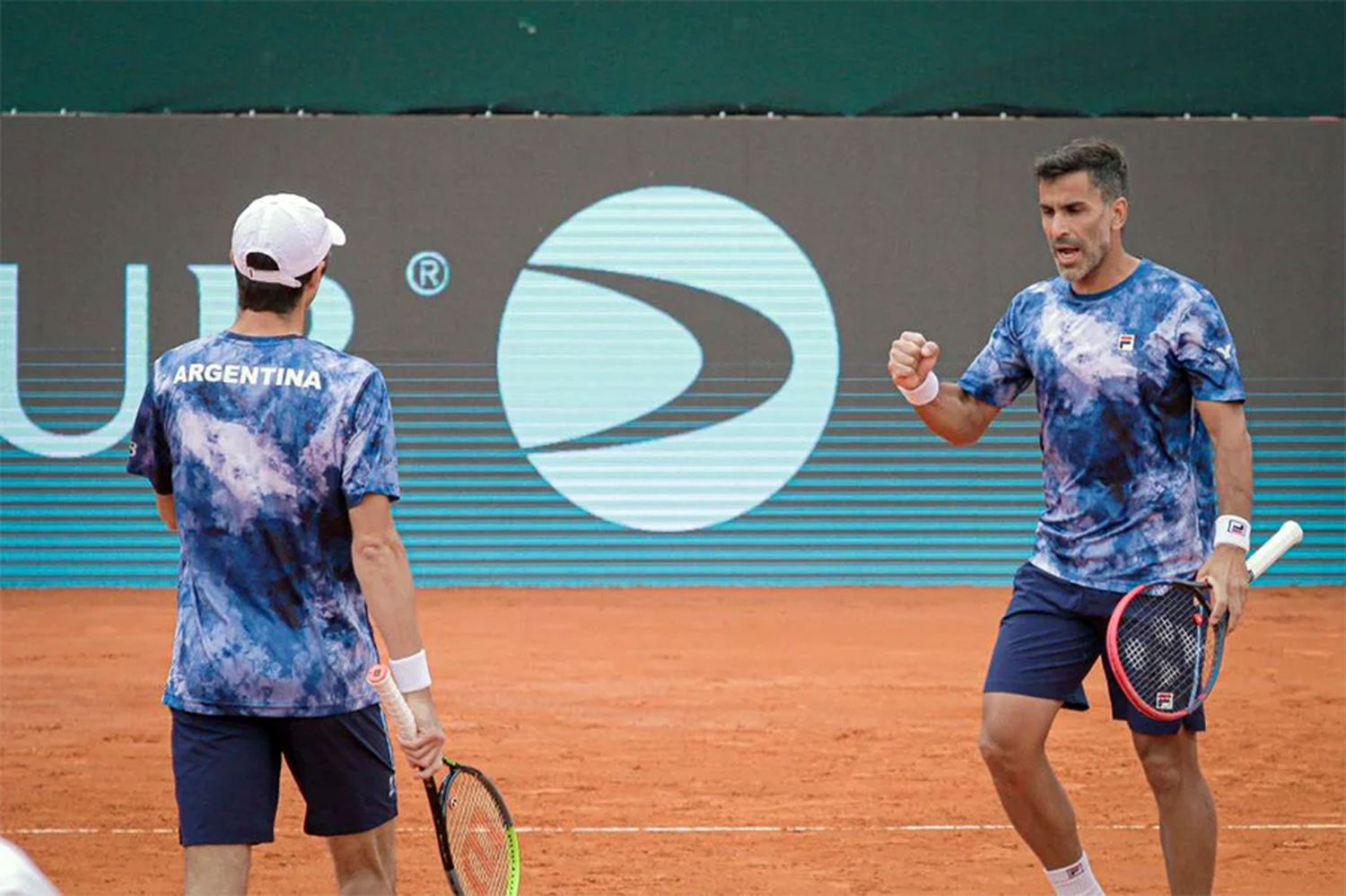 Argentina le ganó la serie a Lituania y avanzó a los Qualifiers tras el triunfo en el dobles