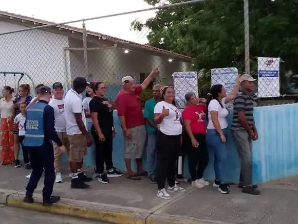 "Marcha con normalidad": CNE reporta 98% de mesas de votación activas este 27JUL