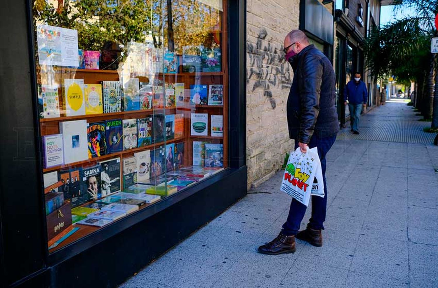 Volverán a abrir los comercios minoristas si la provincia autoriza el protocolo