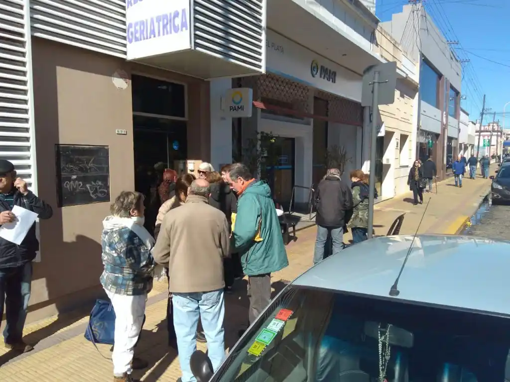 Realizaron nuevamente una manifestación por un "Pami digno y de calidad"