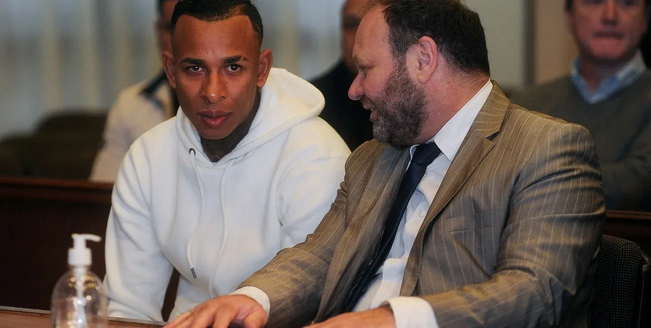 El futbolista fue condenado previamente por violencia de género contra su expareja y nueva sentencia podría resultar en su encarcelamiento. Crédito: REUTERS.