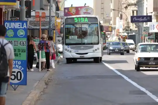 Colectivo más caro: se analizan subas por encima del 50% en el interior