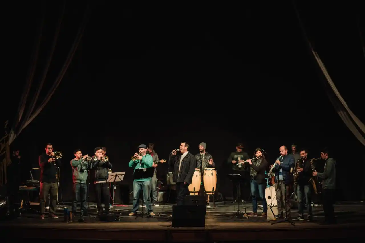 A beneficio de Pelucas de Esperanza, La Cumbancha Litoral se presenta en el Teatro  Gualeguaychú  