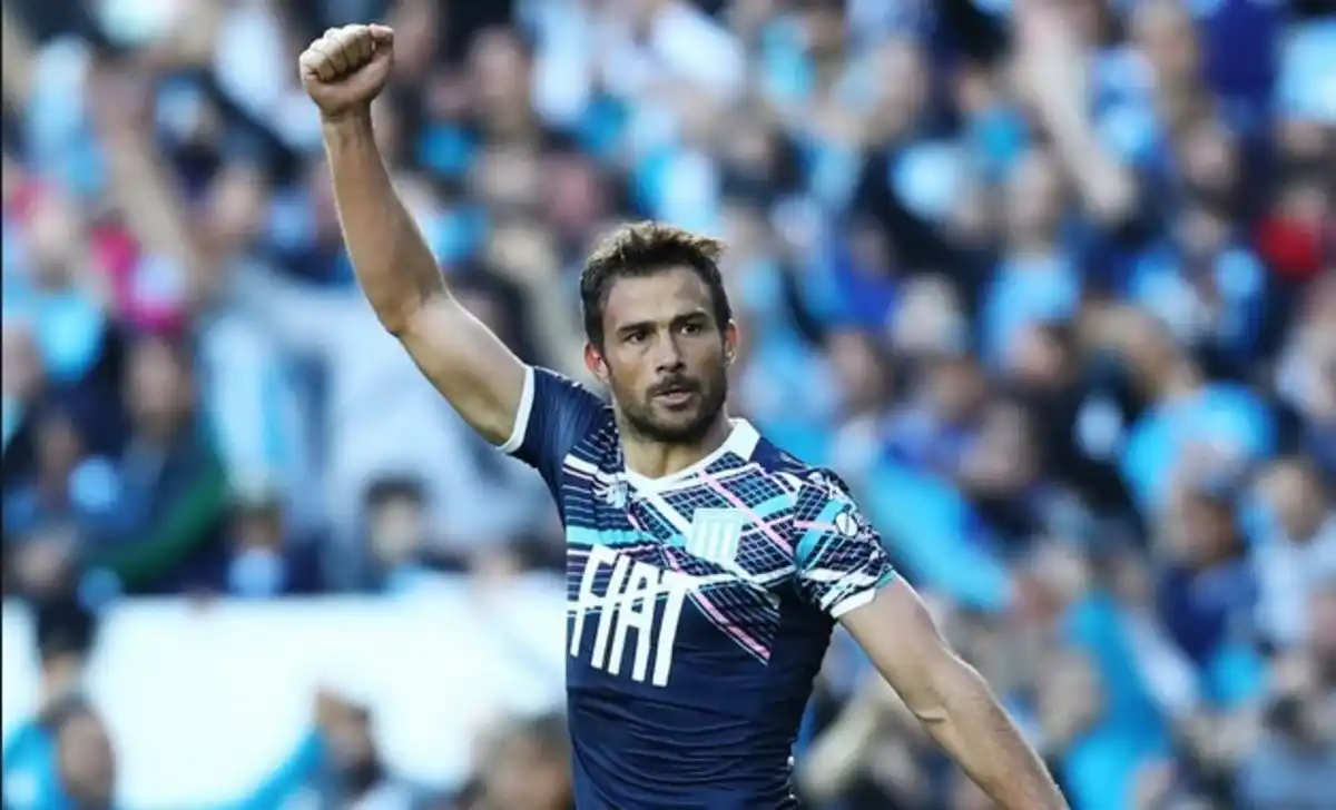 Racing superó a Arsenal y ganó su segundo encuentro en fila