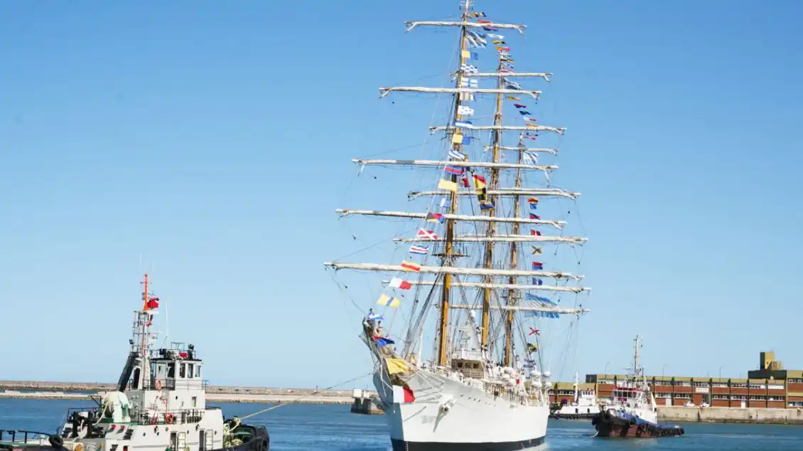 El navío permanecerá en la ciudad hasta el jueves 29, cuando finalizarán las jornadas de puertas abiertas al público.