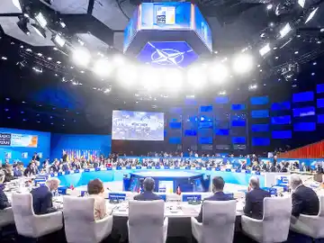 La OTAN evalúa endurecer su postura ante amenazas de la guerra híbrida de Rusia